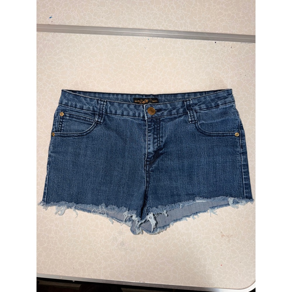 Southpole Jean Co Womens Denim Shorts Size 15 Medium Wash Frayed Hem Embroidered